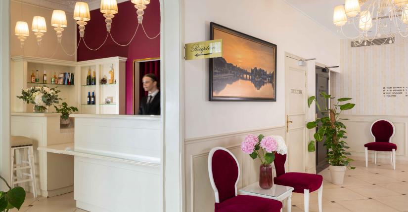 Hôtel Queen Mary - Hotel